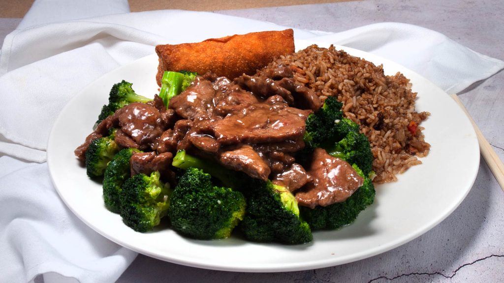 Dinner Combination Plate: D.6 Beef w/ Broccoli. Comes with Fried Rice and an Egg Roll